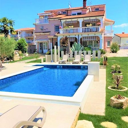 Apartment Villa Engel With Pool Poreč Extérieur photo