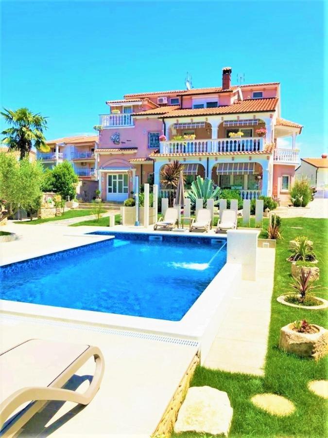 Apartment Villa Engel With Pool Poreč Extérieur photo