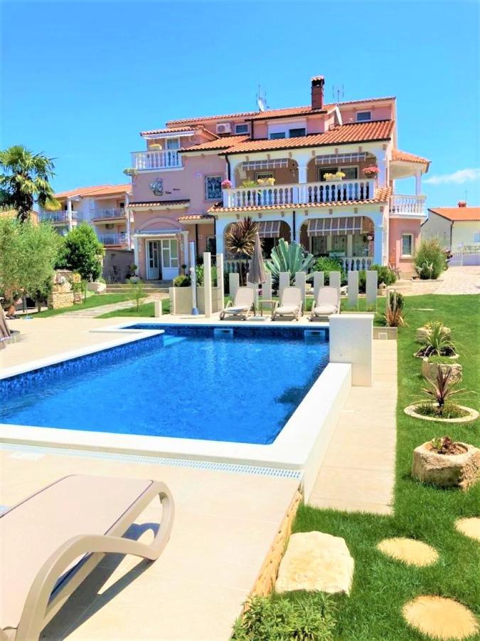 Apartment Villa Engel With Pool Poreč Extérieur photo