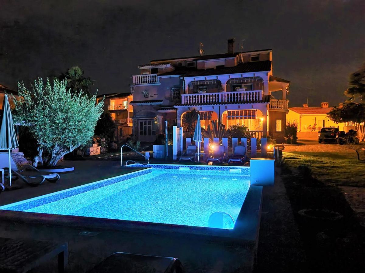 Apartment Villa Engel With Pool Poreč Extérieur photo